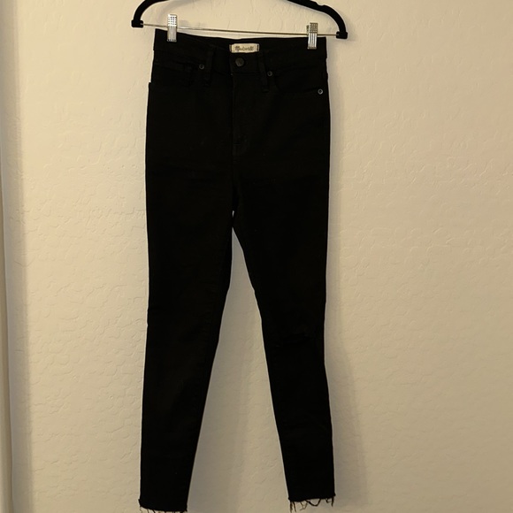 MADEWELL 11” High-Rise Skinny Jean size 26 in jet black Raw hem. - Picture 10 of 14